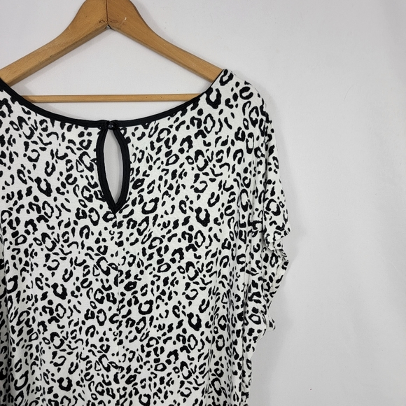 Cheetah Print Torrid top - Picture 4 of 5
